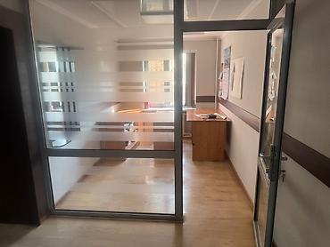 вип бишкек 2025: Аренда офисов, 84 м², В жилом комплексе — 2