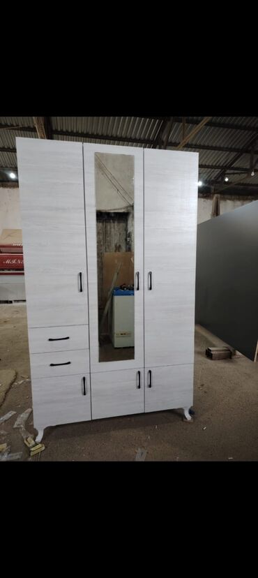 Dolablar: Açılan, 3 qapılı Düz dolab, Qarderob, paltar dolabı — 4