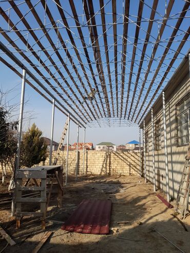 Naveslər, markizlər: Navest
Besetqa
Pilləkənlərin Yığılması işləri görülür — 2