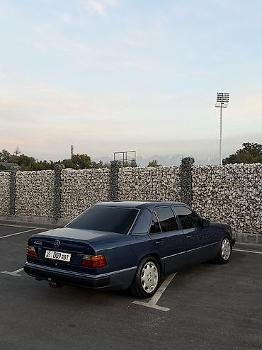 mers 202: Mercedes-Benz E-Class: 1993 г., 2.2 л, Механика, Бензин, Седан — 4