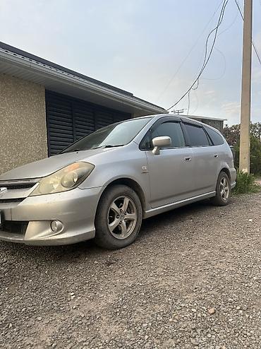 step wgn: Honda Stream: 2004 г., Автомат, Бензин, Универсал — 2