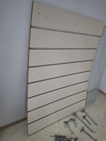 Vitrin üçün aksesuarlar: Salam.setka vitrinlər satılır. 5ədəd 90×180a. 4 ədəd 60×120ə. 3ədəd — 10