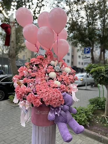 Hədiyyələr: 💞Böyük hədiyyə kompozisiyası – “qız temalı” çiçək və aksesuar dəsti💞 — 1