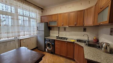 Uzunmüddətli kirayə mənzillər: Binəqədi rayonu,7 mkrBolluq bazarı yaxınlığında,16 mərtəbənin,2-ci — 8