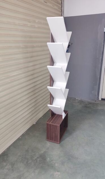 Rəflər: Kitab rəfi — 15