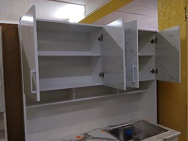 silver kitchen: Кухонный гарнитур с мойкой, прямой, в светлом «под мрамор» исполнении — 2