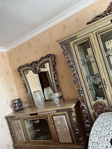 Klassik üslubda salon mebel dəsti – dekorativ oymalı konsol (bufet) və