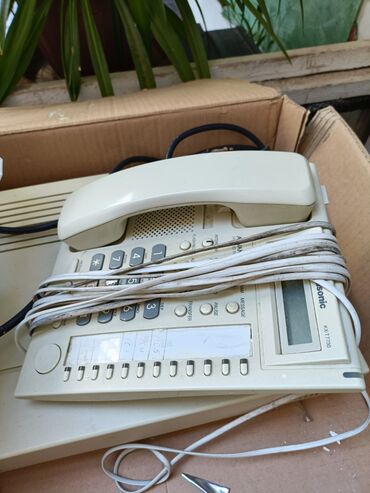 Stasionar telefonlar: Stasionar telefon Panasonic, Simli