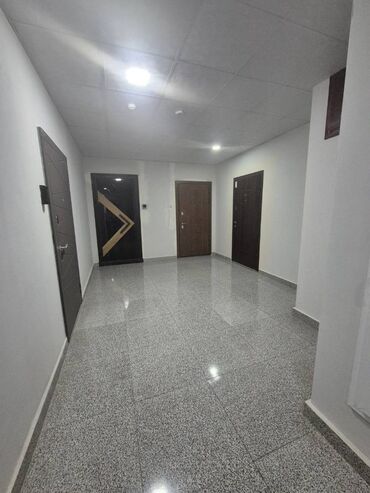 Uzunmüddətli kirayə mənzillər: Nizami rayonu, Qara Qarayev metrosunun düz yanında, . "Rahatlığın — 12