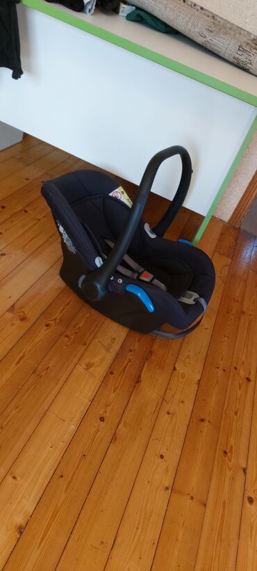 Avtomobil oturacagi 0 +13 kg yeni dogulmuşdan 18 ayina kimi istifadesi