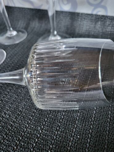 Čaše: Case nove kristal 60,70te za vino,rucni rad. Case komada 7 u ceni — 14