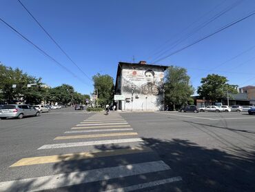 срочно продаётся 1 комнатная квартира в районе ошского рынка по улице кенсуйская: 1 бөлмө, 31 кв. м, Хрущевка, 4 кабат, Косметикалык ремонт