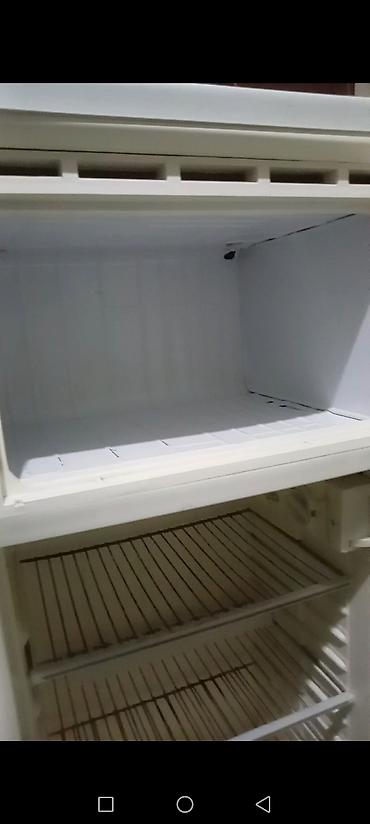 ev ucun soyuducular: Bir kameralı, üst hissədə dondurucu bölməsi olan məişət soyuducusu — 8