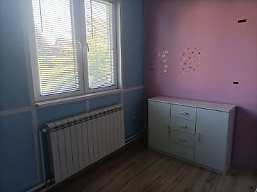 Dugoročni najam stanova: Namešten stan u kući, 50m2, na prvom spratu, zaseban ulaz Dvosoban — 15