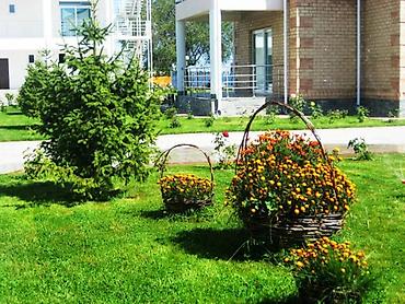 аренда домики: Продаю 2 - этажный коттедж! 📍Адрес: г. Чолпон-Ата пансионат Зето — 2