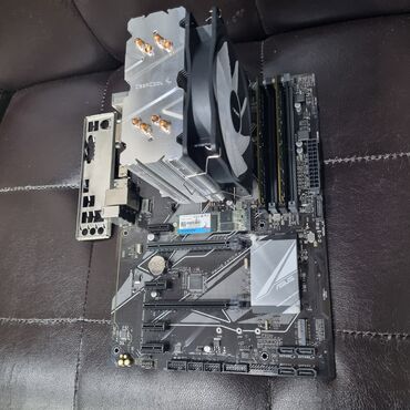 Материнские платы: Материнская плата, Новый, Asus, LGA1151 v2, Для ПК