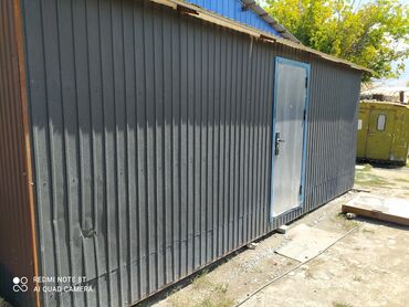 домик из дерево: На продаже утеплённый домик, длина 6, ширина 2.4, окна есть можем