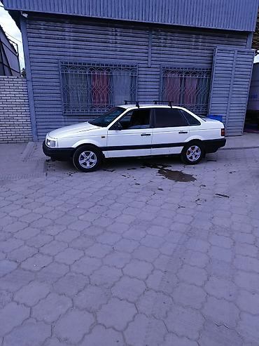 уплотнител: Volkswagen Passat: 1991 г., Седан — 1