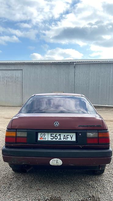 2 9 тди: Volkswagen Passat: 1991 г., 1.8 л, Кол менен иштөөчү, Бензин, Седан — 4