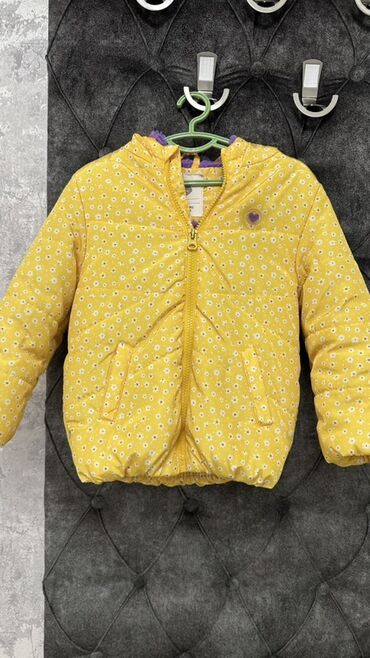 Пиджаки: Lc Waikikiden alınıb. Uşaq üçün isti qış/kütonk kurtka 4-5 yaş çox