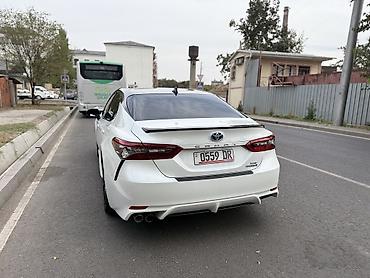 Toyota: Toyota Camry: 2022 г., 2.5 л, Гибрид, Седан — 5