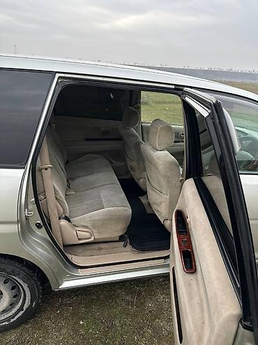 Toyota: Toyota Gaia: 2002 г., 2 л, Автомат, Бензин, Минивэн — 7