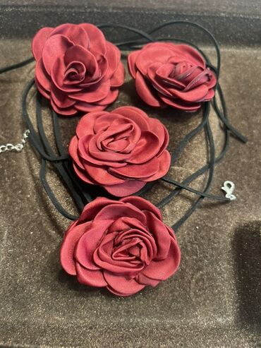 Zərgərlik dəstləri: Dəstə daxildir: Sırğa -da lalafo.az — 11 Zərgərlik dəstləri: Dəstə daxildir: Sırğa — 11