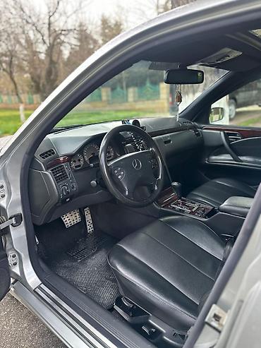 w210 sükan: Mercedes-Benz E-Class: 2.2 l | 1999 il Sedan — 10