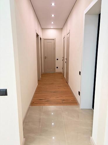 октябрьская: 3 комнаты, 70 м², Восток-5 мкр 10 этаж — 7