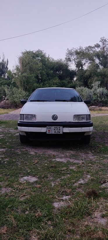 машина смитта: Volkswagen Passat: 1990 г., 1.8 л, Механика, Газ, Седан