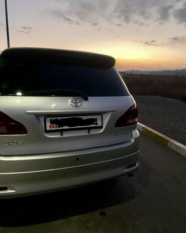 Toyota: Toyota Ipsum: 2002 г., 2.4 л, Автомат, Бензин, Минивэн — 4