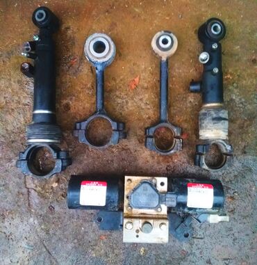 Другие аксессуары: Продаю на Лексус Жх 470 комплект оригинальных дисков, так же есть — 12