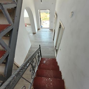 Продажа коттеджей и домов: Просторный дом с двумя этажами и функциональной планировкой. - — 6