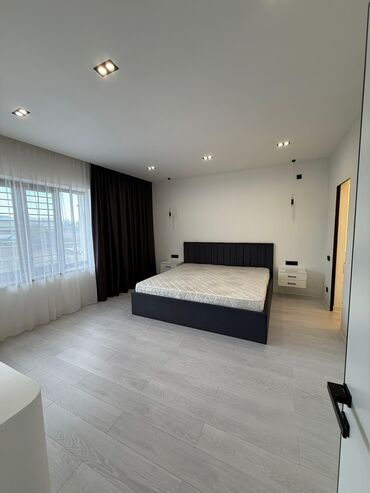 Долгосрочная аренда домов: 260 м², 7 комнат — 6