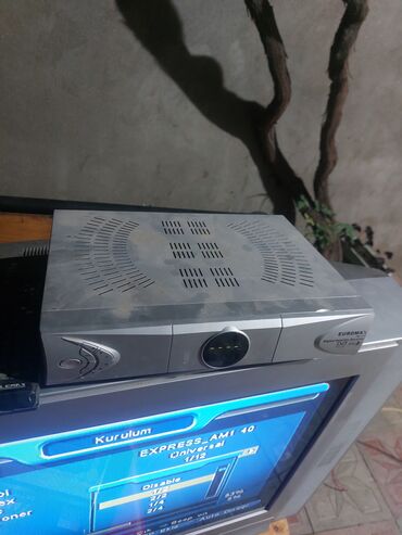 wi fi aparatı: Krosnu aparat islekdi ancaq turk kanalari gosterir pultuda var