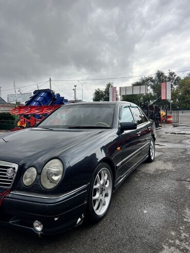 меняю участок на авто: Mercedes-Benz E-Class: 1998 г., 4.3 л, Автомат, Газ, Седан