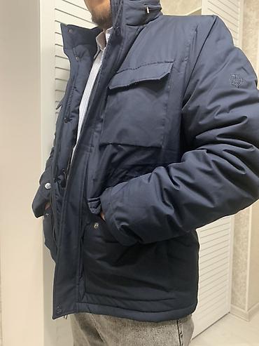 Куртки: Мужские зимние куртки 1) Темно‑синяя парка: - Теплый прямой силуэт до — 2