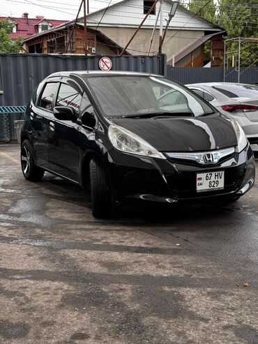 капият машина: Honda Fit: 2012 г., Вариатор, Гибрид, Хэтчбэк