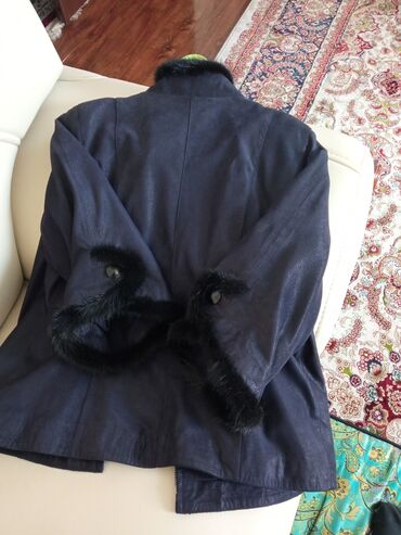 Пуховики и зимние куртки: Куртка кожаная,Турция,состояние нового,48й размер наш