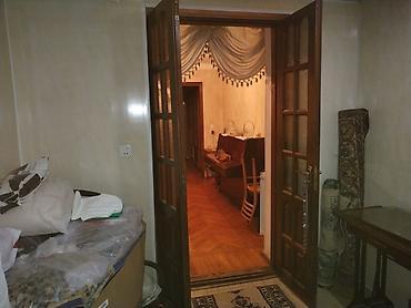 xirdala: Bakı, 1-ci mikrorayon, 3 otaqlı, Köhnə tikili, m. 20 Yanvar, 45 kv. m — 10
