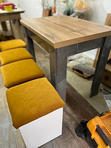 Продаю кухонный стол в комплекте 4 отличные табуретки с супер мягкими — 2