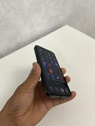 iphone xe: IPhone 15 Pro, Б/у, 128 ГБ, Черный, Чехол — 3