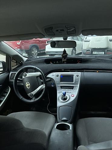 genesis g90: Toyota Prius: 2015 г., 1.8 л, Автомат, Гибрид, Лифтбек — 5