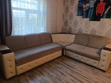 Кухонные гарнитуры: Угловой диван, Б/у, Раскладной, Без подьемного механизма