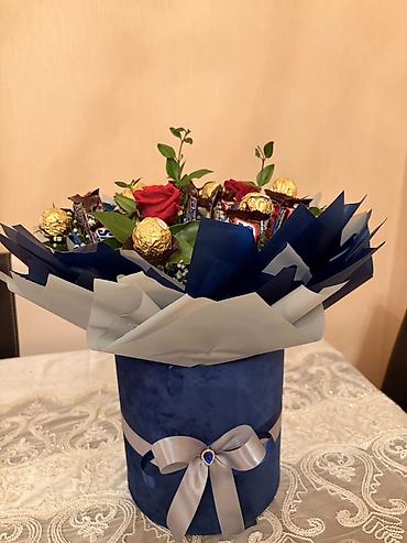 Şokolad buketləri: Şokolad və güllərdən ibarət hədiyyə buketi münasib qiymətə — 2