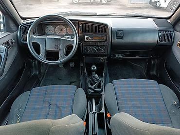 bye e2: Volkswagen Passat: 1991 г., 1.8 л, Механика, Бензин, Универсал — 7