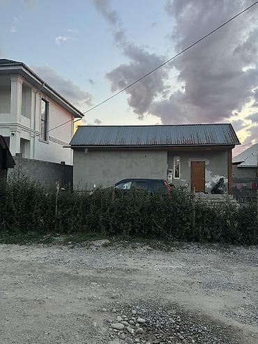 Продажа коттеджей и домов: Собственник!!! Продаю дом в ж/м Ак-Ордо2 по улице Сары-Жаз, Вверх от — 14
