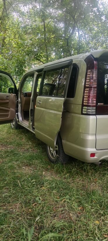 Honda: Honda Stepwgn: 2005 г., Минивэн — 5