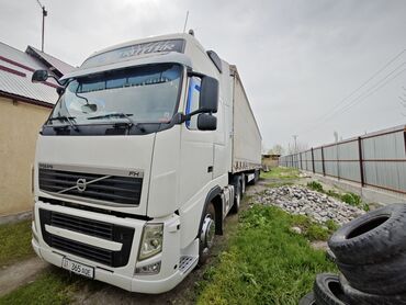 buldozer volvo: Тягач, Volvo, 2012 г., Без прицепа