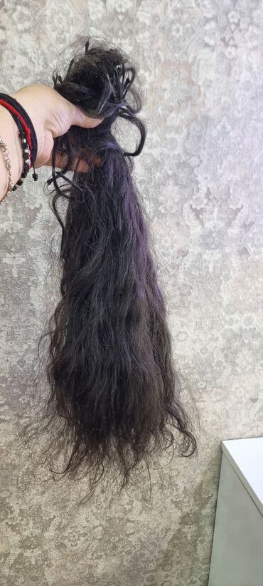 tek qaş: Qaynaq saçlar, Təbii